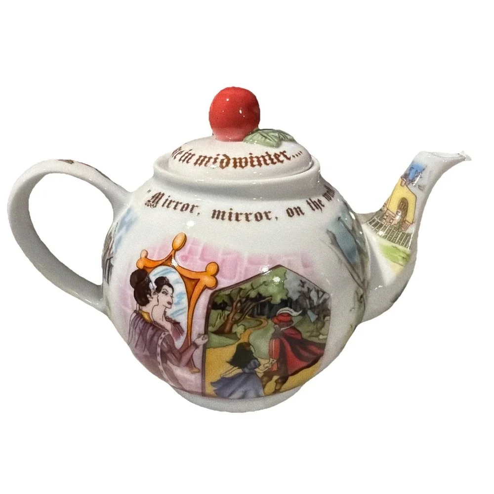 Paul Cardew Design Teapot Snow White Poisoned Apple Porcelain England‎ 2012 NWB